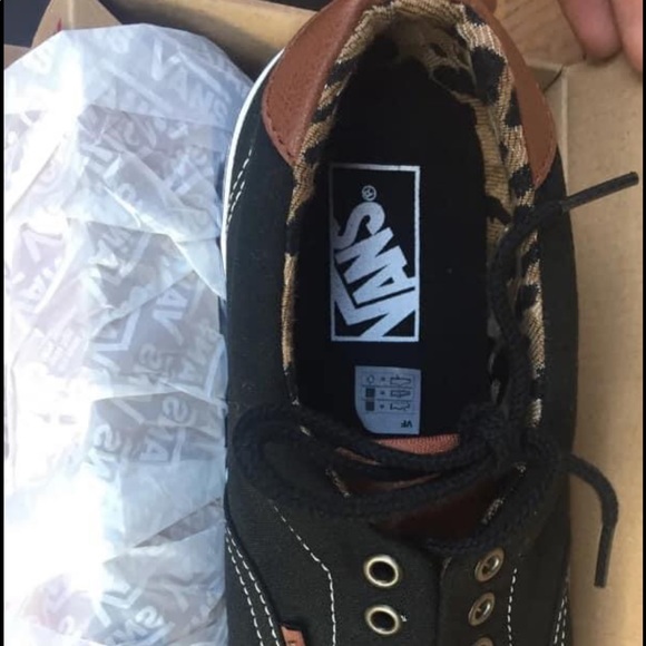 Vans - Picture 2 of 4